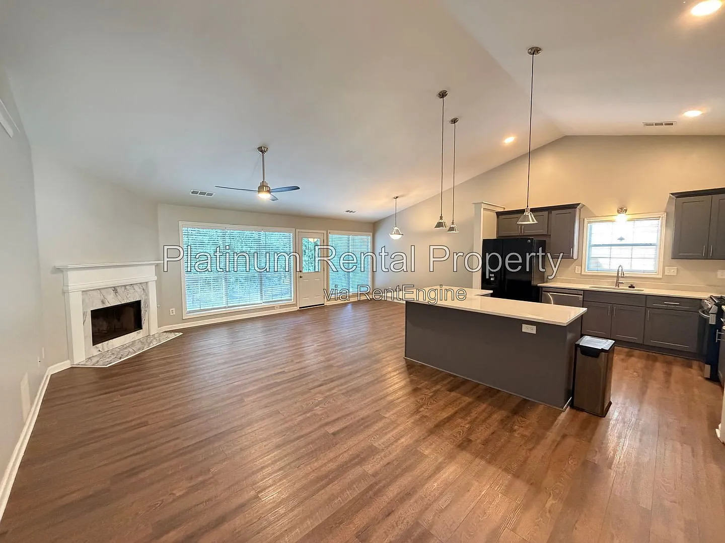 3 bed, 2.0 bath, 1460 sqft, $2,100 — Photo 4