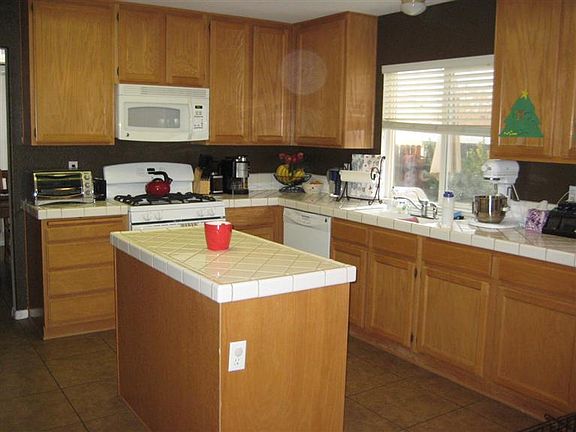 4th image of 17659 Hudson Dr