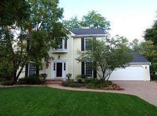 2S630 White Birch Ln, Wheaton, IL 60189