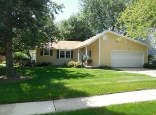 1308 Eastland Dr, Oregon, OH 43616