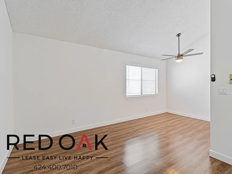 1214 W Gardena Blvd #6 — Photo 3