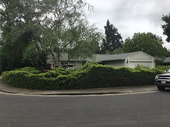 4th image of 8305 Encino Ave