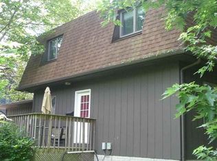 1521 18th St #B, Moline, IL 61265