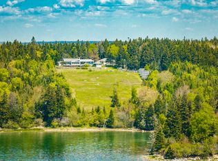 22 Hope Ln, Brooklin, ME 04616