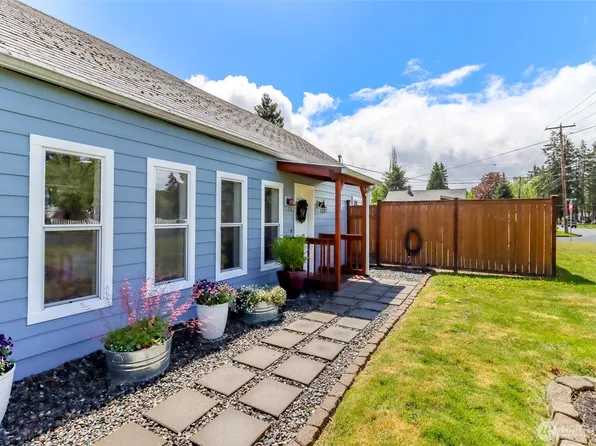 423 18th Street SW, Puyallup, WA 98371