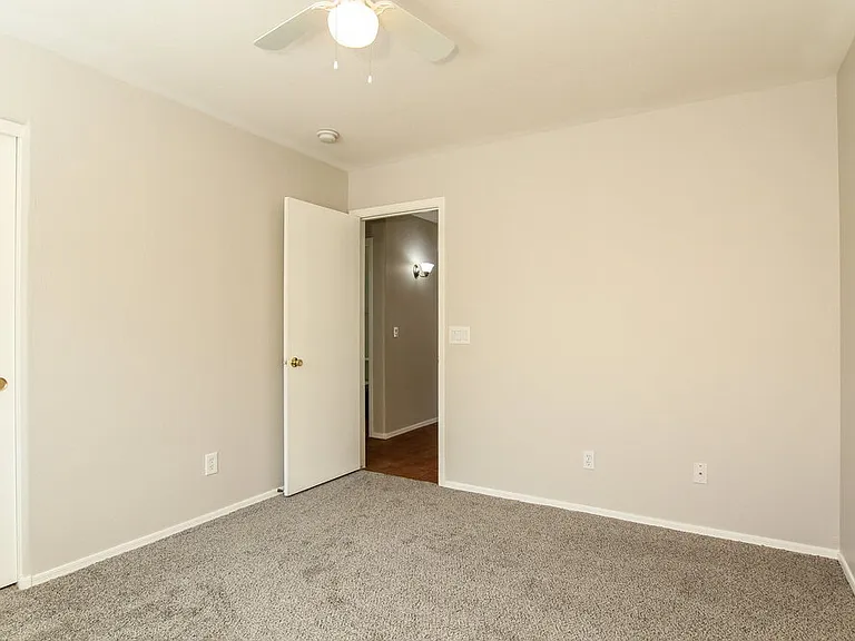 15066 W Buchanan St — Photo 12
