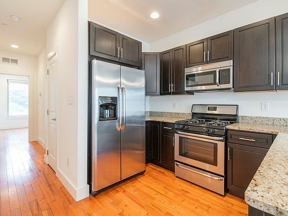 5th image of 1614 Ogden St Unit B