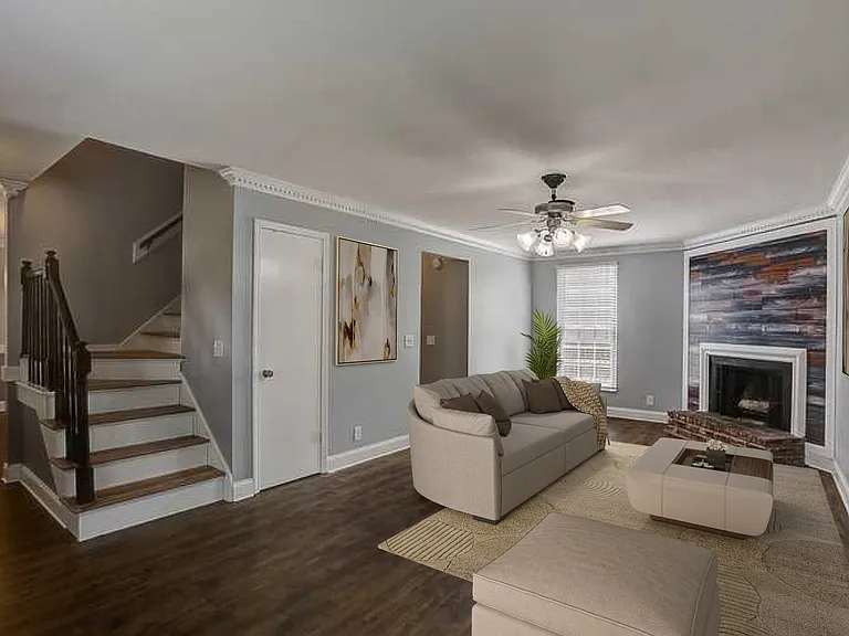 200 Retreat Ct W — Photo 3