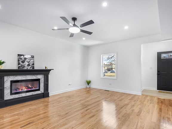 4th image of 419 Cleveland St