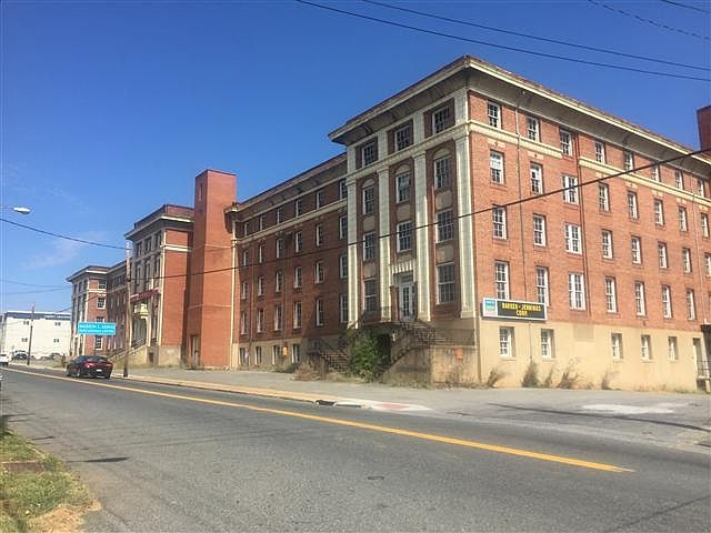 1st image of 1300 Campbell Ave