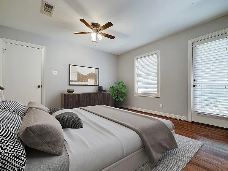 1946 Norcrest Dr — Photo 13