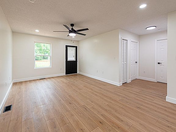 4th image of 120 Pulliam Dr