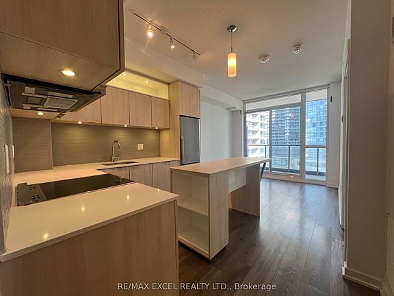 3rd image of 50 Forest Manor Rd Unit 607