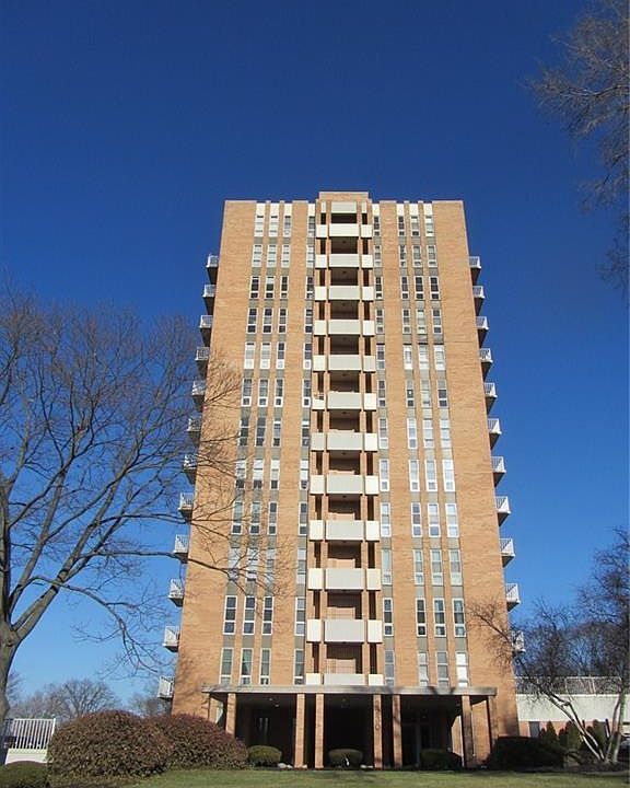 1st image of 2230 S Patterson Blvd APT 17