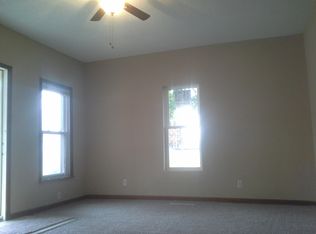 105 S Locust Rd, New Berlin, IL 62670