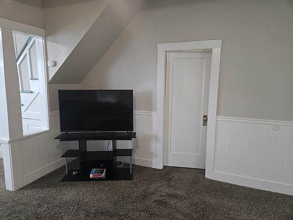 3rd image of 1213 5th St APT A