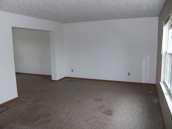 5th image of 751 Brittany Dr