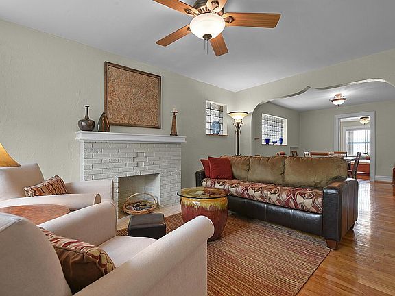 3rd image of 3845 Burgen Ave
