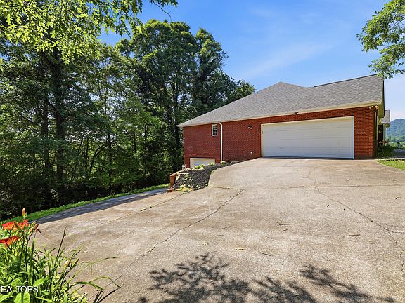 4th image of 210 Bethel Church Rd