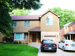 913 S Hamlin Ave, Park Ridge, IL 60068