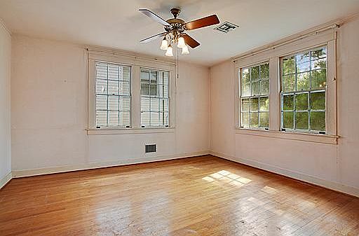 3rd image of 2418 Joseph St