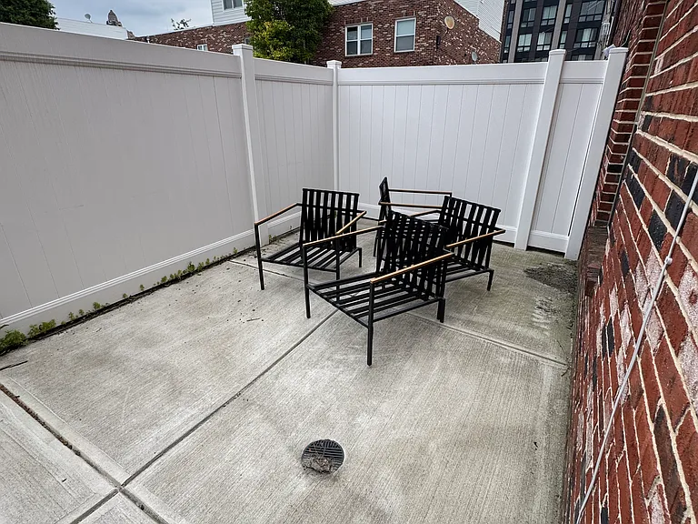 1717 Fitzwater St #B — Photo 6