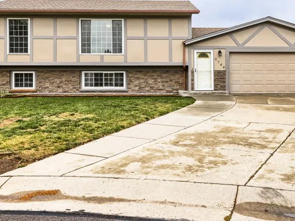 9744 W Girton Dr, Lakewood, CO 80227