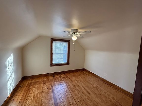 5th image of 432 N Broadway St