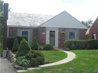 564 Crestline Dr, Pittsburgh, PA