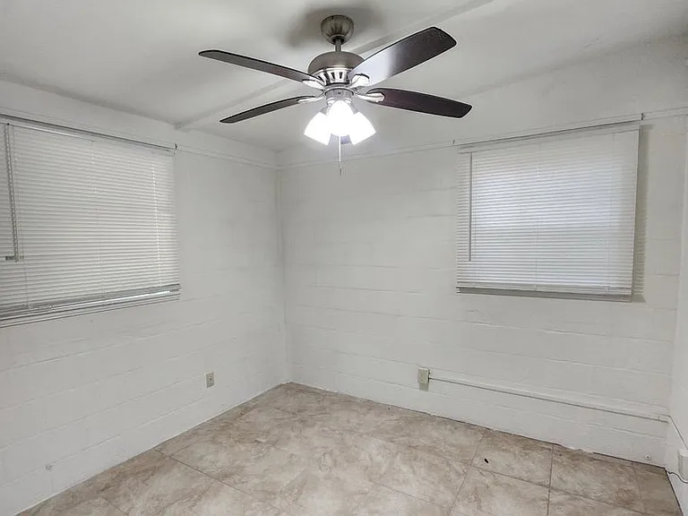 2 Nevada Cir — Photo 5
