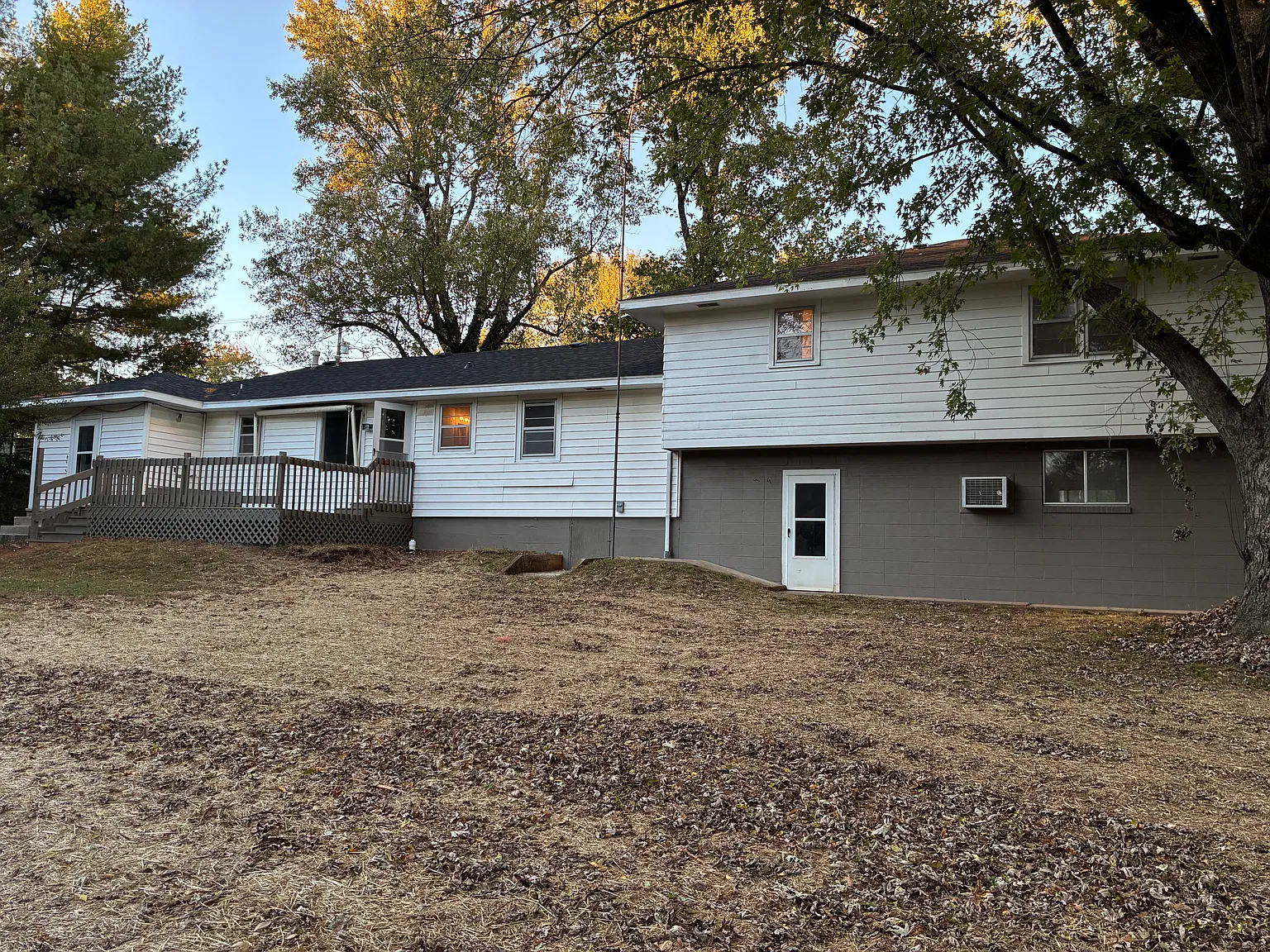 5 bed, 2088 sqft, $1,995 — Photo 3