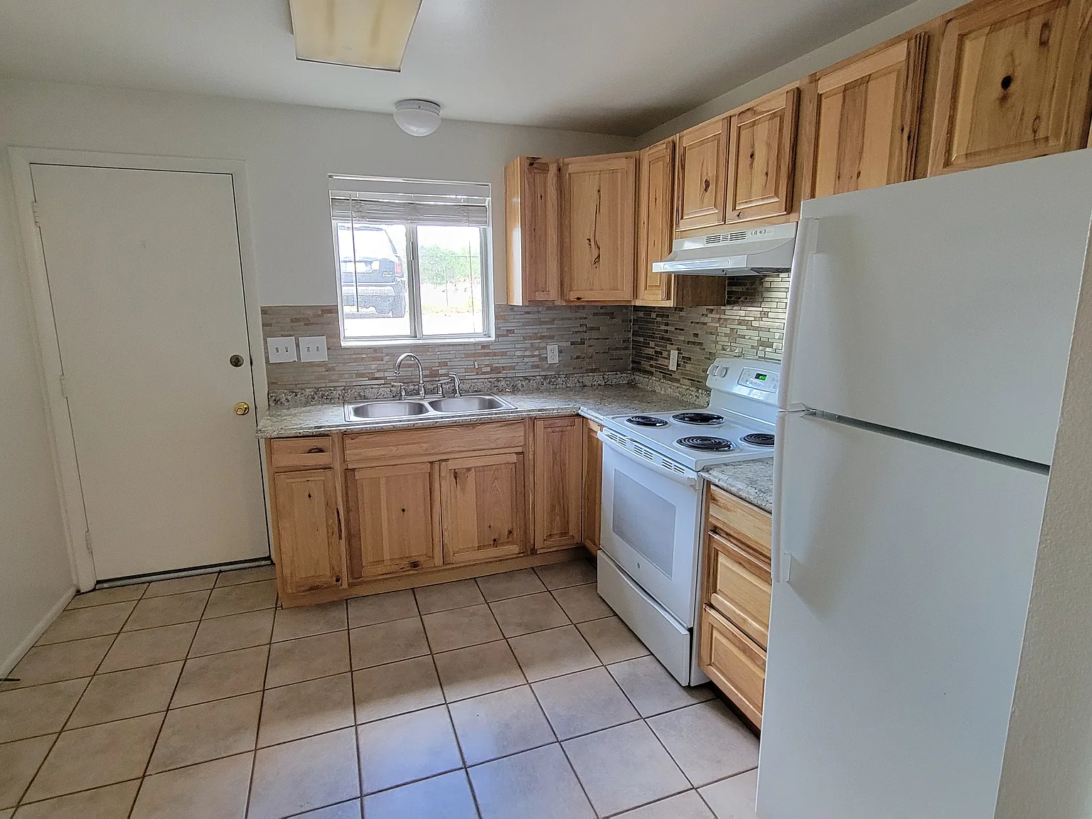 2 bed, $1,275 — Photo 4