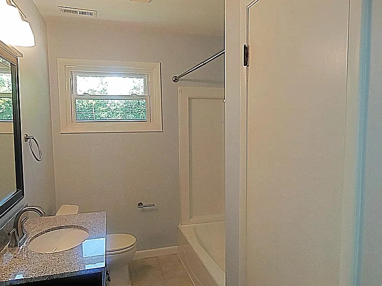812 Acton Ave — Photo 11