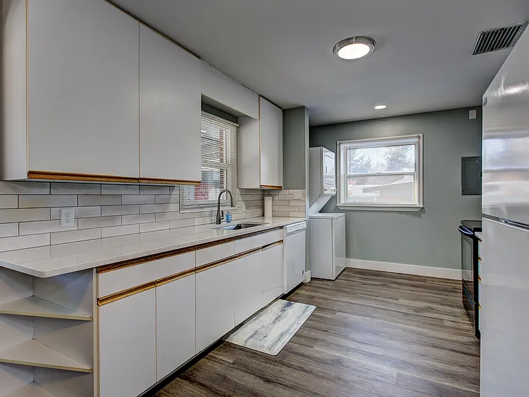 1416 S Chrisway Dr — Photo 15