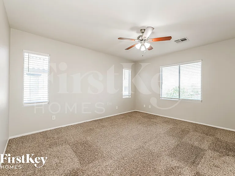 10828 Avenzano St — Photo 9