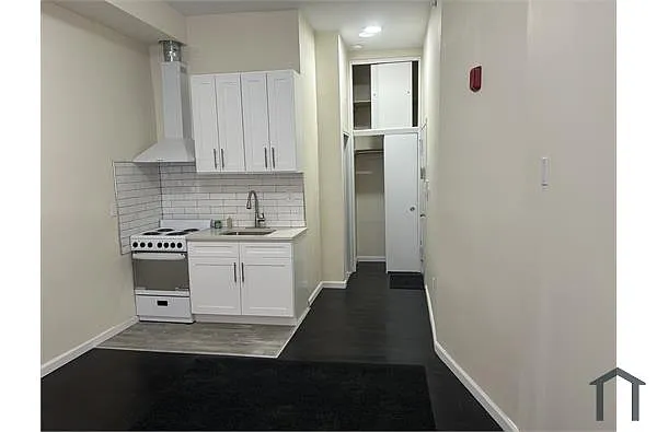 Building Photo - 158 Willow St #1C