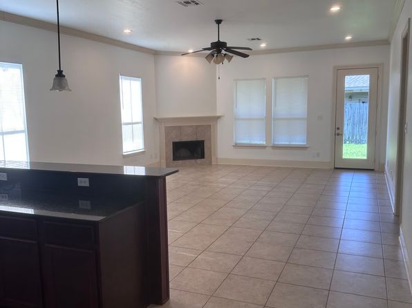 105 Village Oaks Blvd