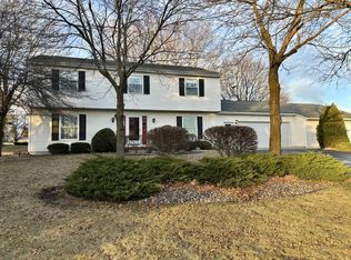 W4339 Betty Ln, Fond Du Lac, WI 54937
