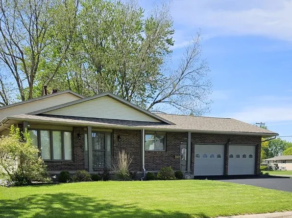 312 N Cedar St, Abingdon, IL 61410
