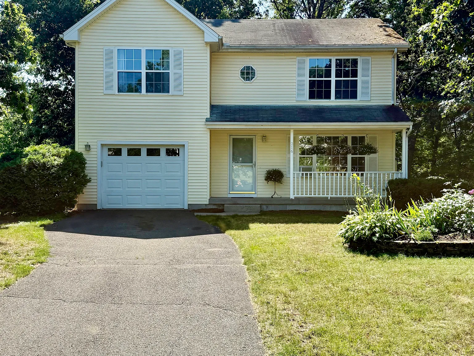 3 bed, 2.5 bath, 1484 sqft, $2,900 — Photo 2