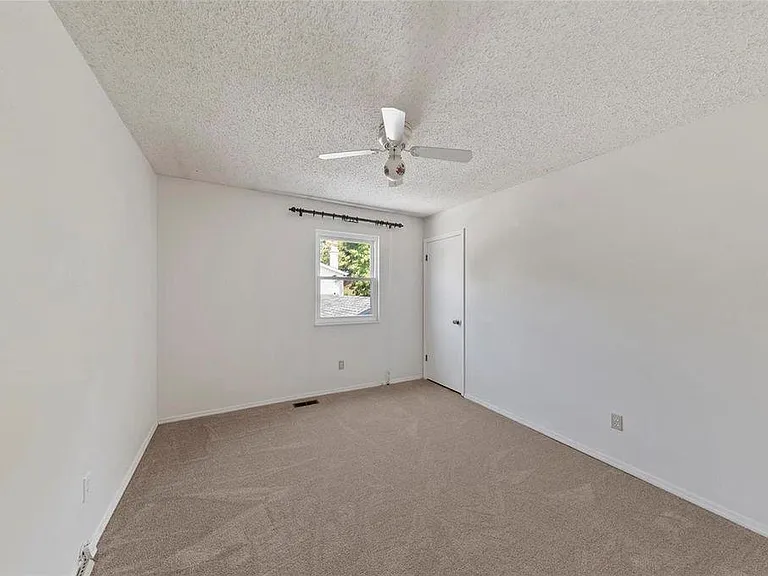 830 Nykiel Ct — Photo 22