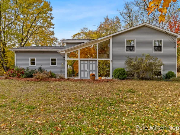 4425 Morningside Dr SE, Kentwood, MI 49512
