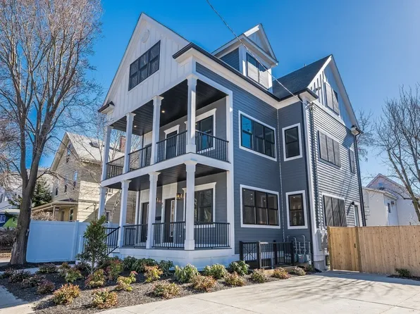 42 Moore St #42, Somerville, MA 02144