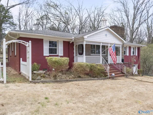 8208 Hickory Hill Ln SE, Huntsville, AL 35802