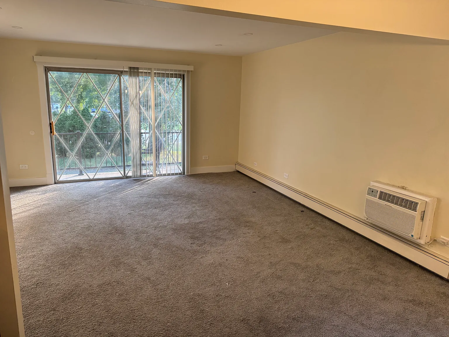 2 bed, $1,400 — Photo 2