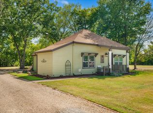220 E Holley St, Alba, TX 75410