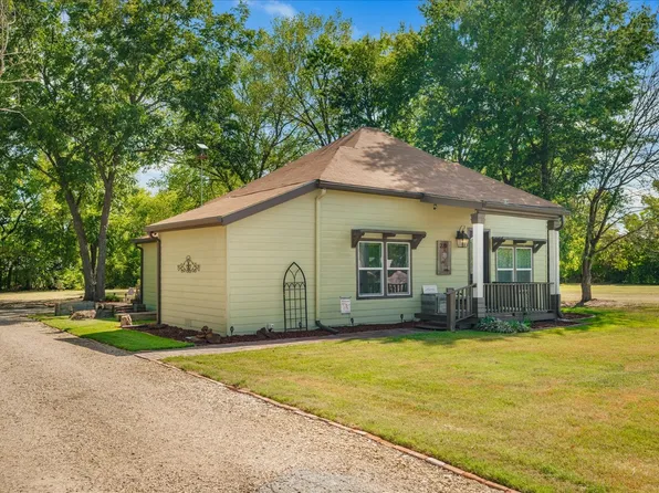 220 E Holley St, Alba, TX 75410