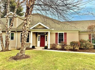10 Watkins Dr #10, Newtown, CT 06470