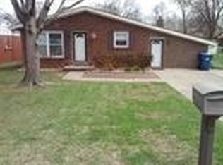 907 S 2nd St, Boonville, IN 47601