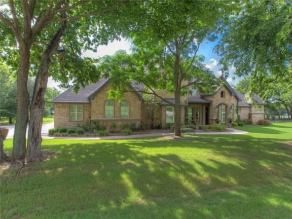 3rd image of 109 Western Breeze Dr